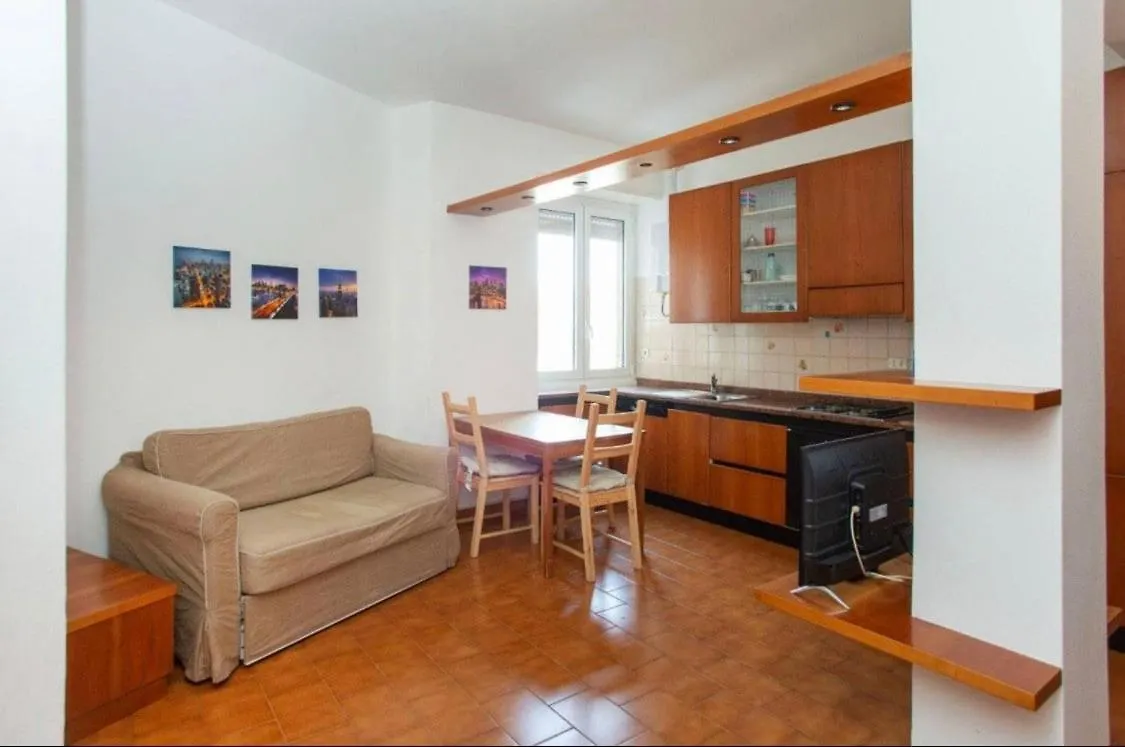 Appartamento Milano Viale Monza 0*, Milan Italy