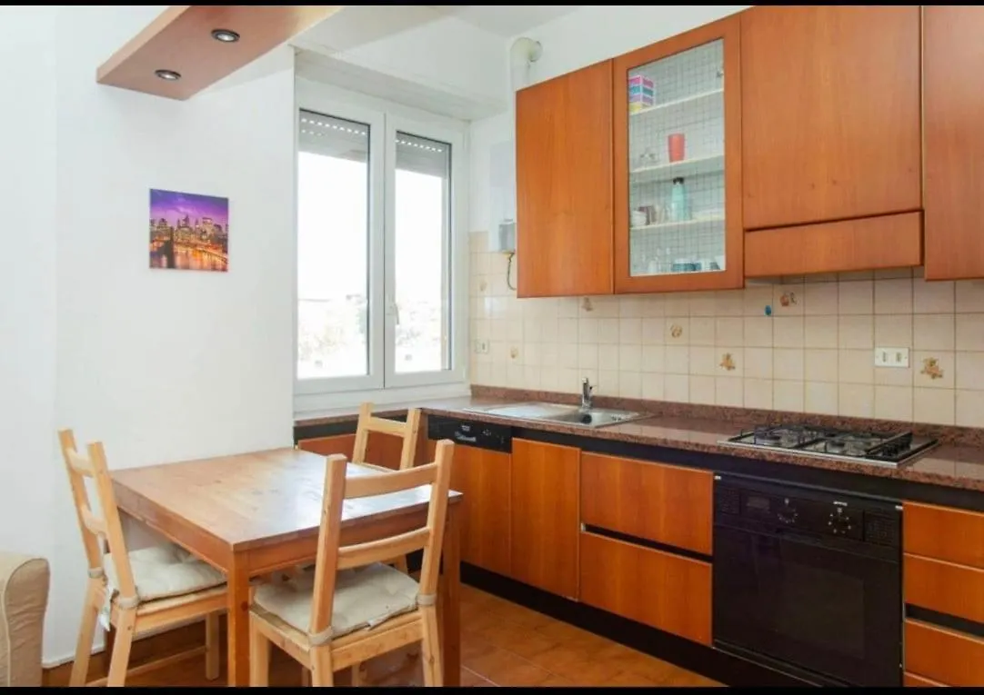 Appartamento Milano Viale Monza 0*, Milan